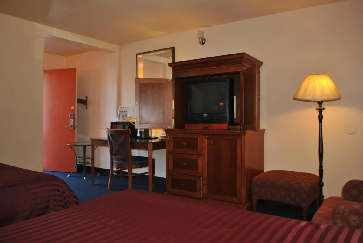 Budget Inn 10