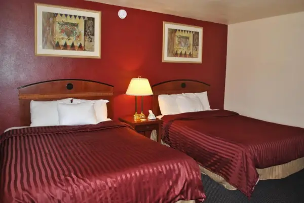Budget Inn 8